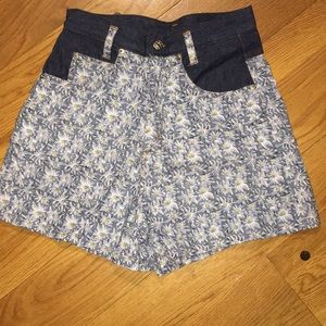 NWOT Daisy Shorts